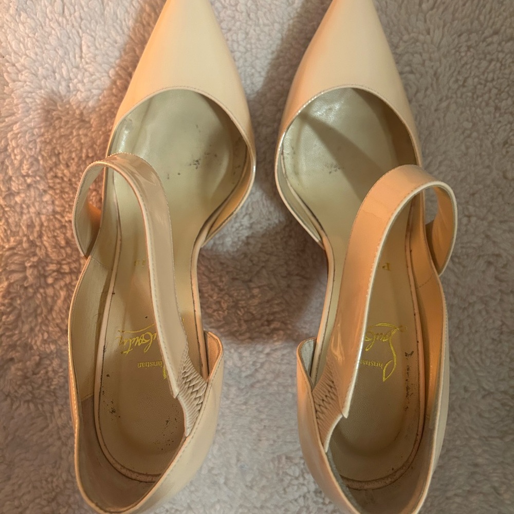 Christian Louboutin Tan heels - Picture 4 of 12
